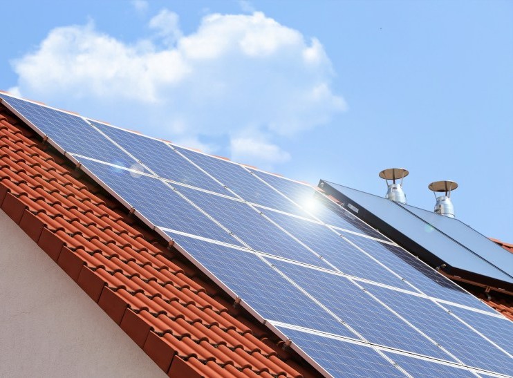 Large home with Pewter Gray GAF shingles